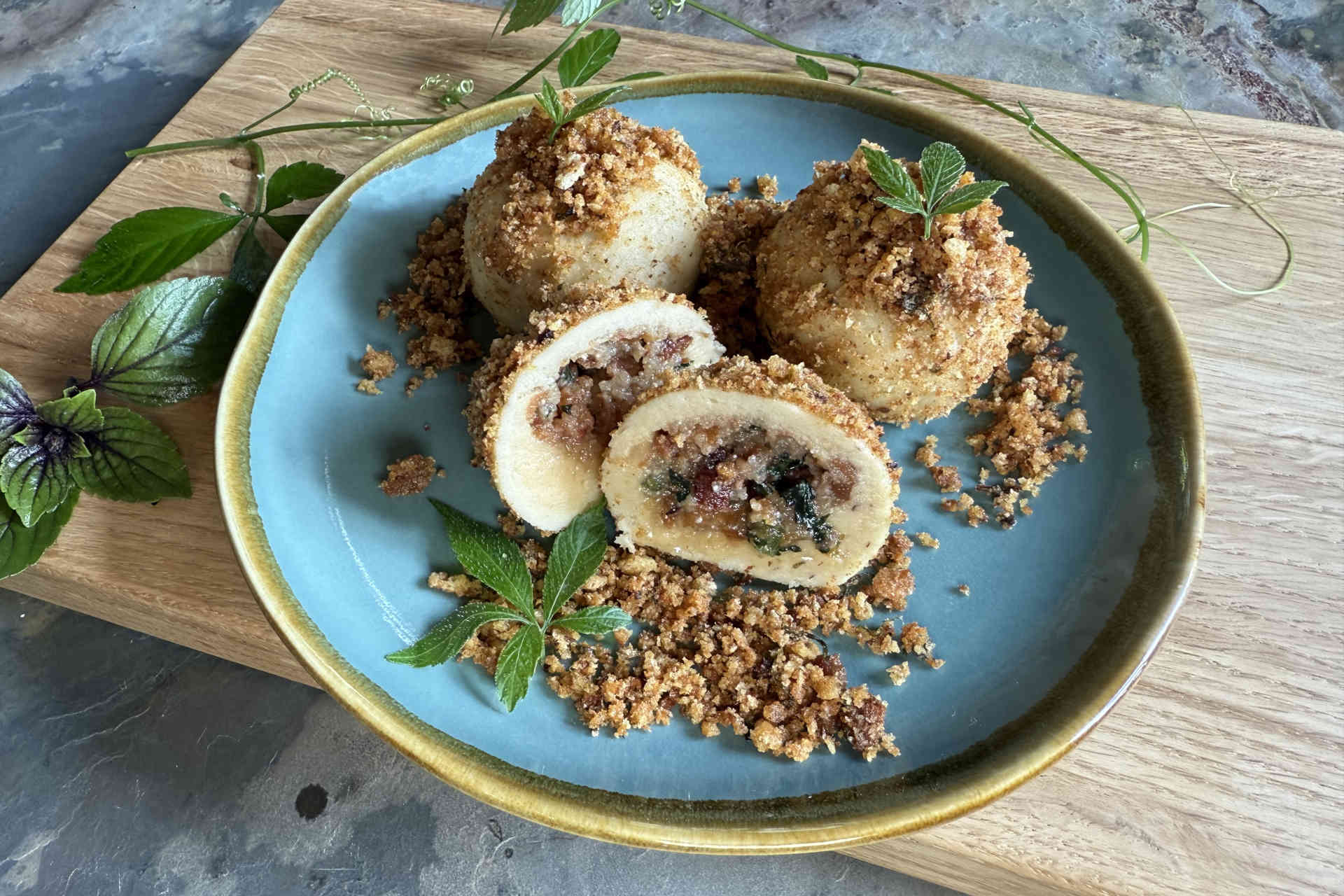 Crispy on the outside, creamy inside: Savory Filled Choux Dumplings – image 1
