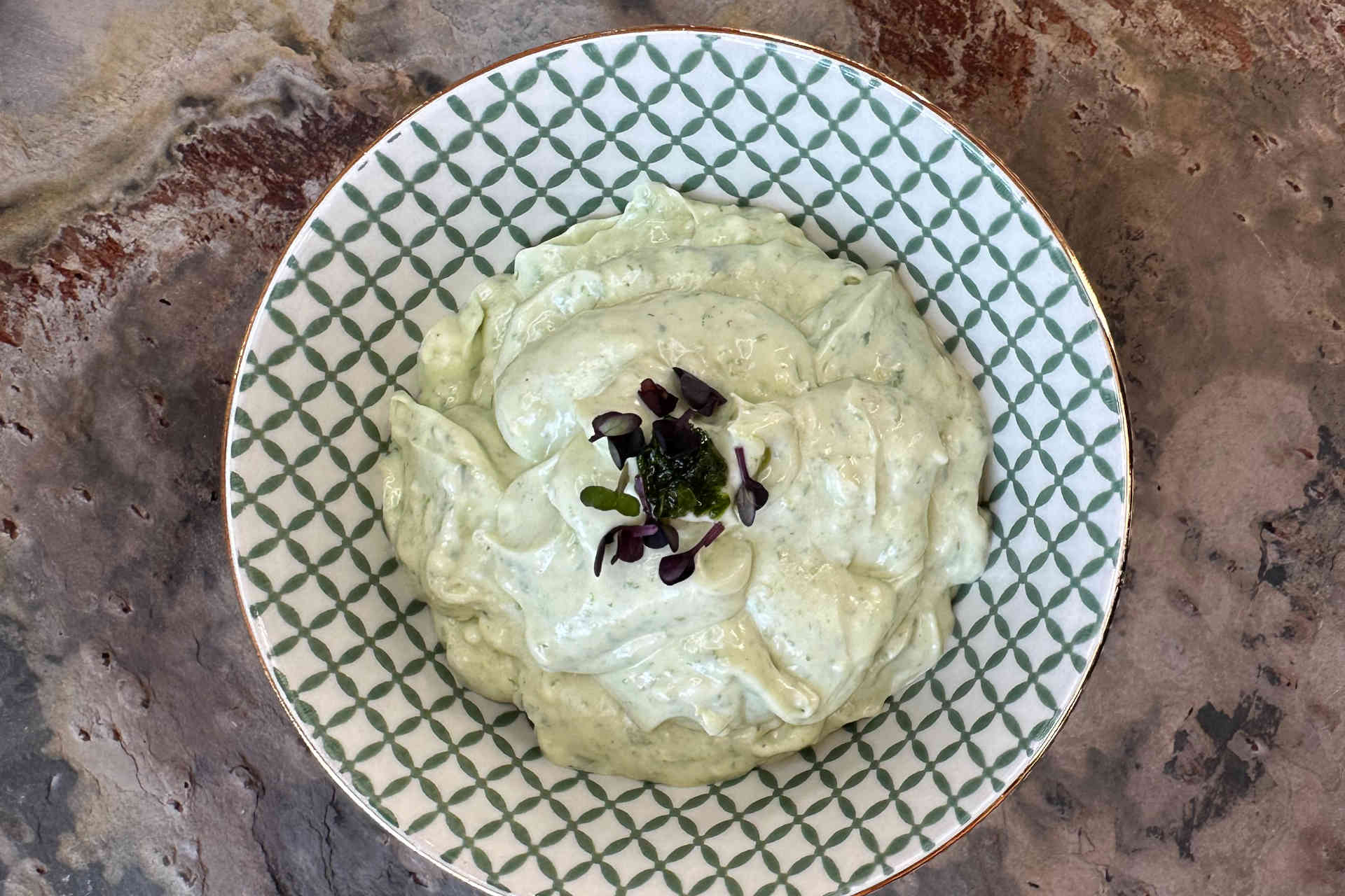 Spring on bread: creamy wild garlic spread – image 1