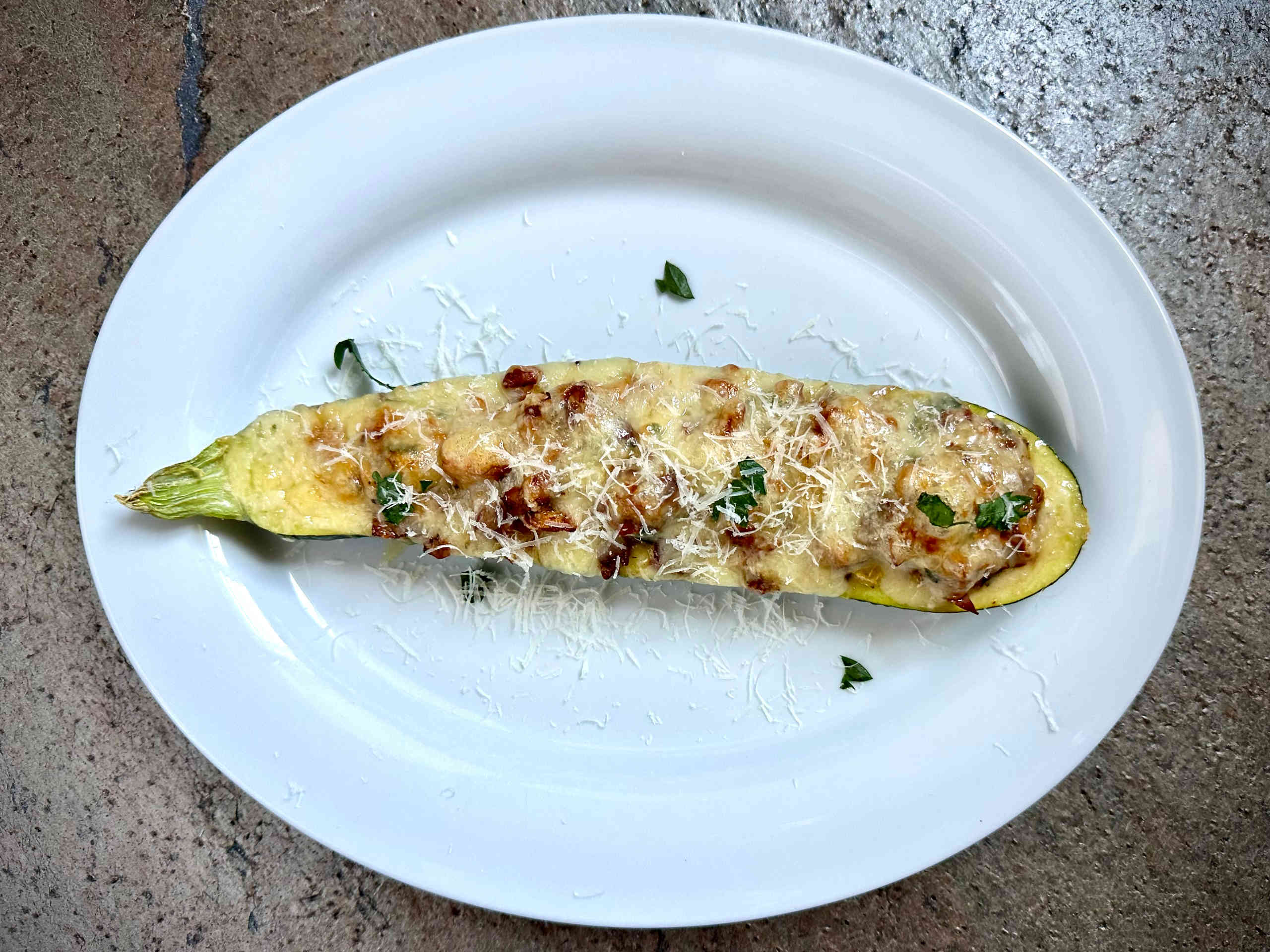 Zucchini with chanterelle and onion filling – image 2