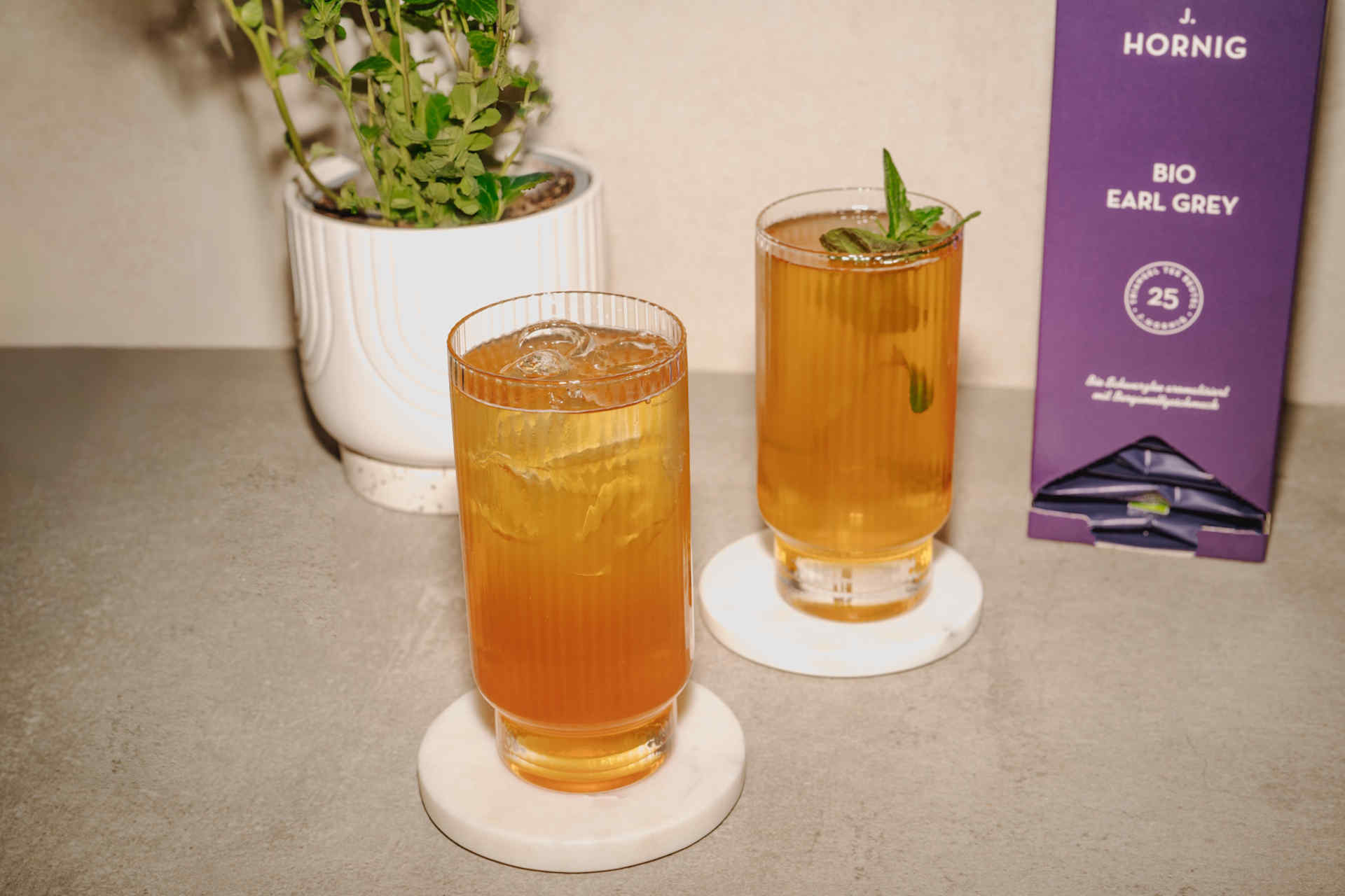 Teatime with a twist: Earl Grey Gin Fizz