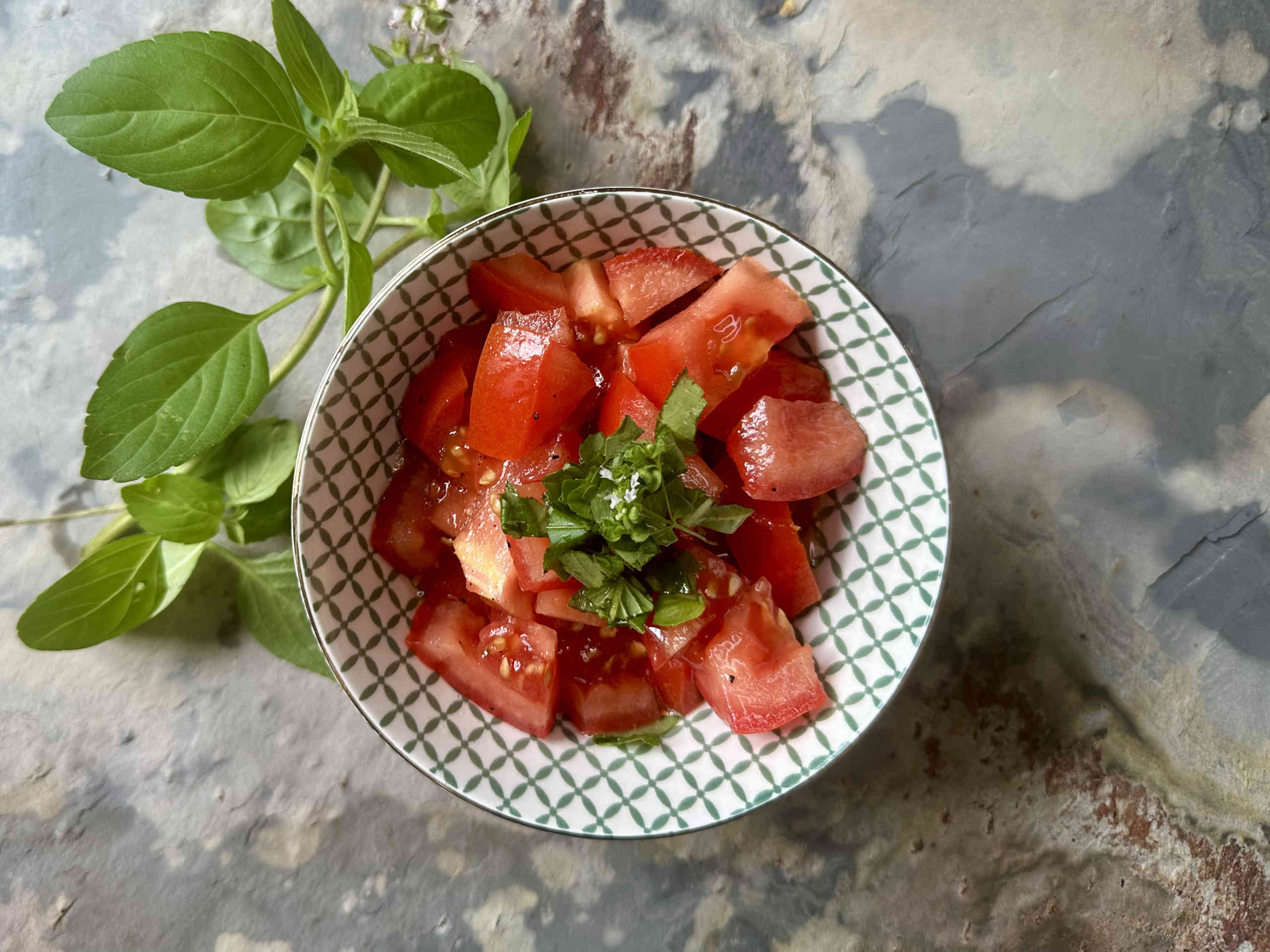 Refreshing tomato salad with basil