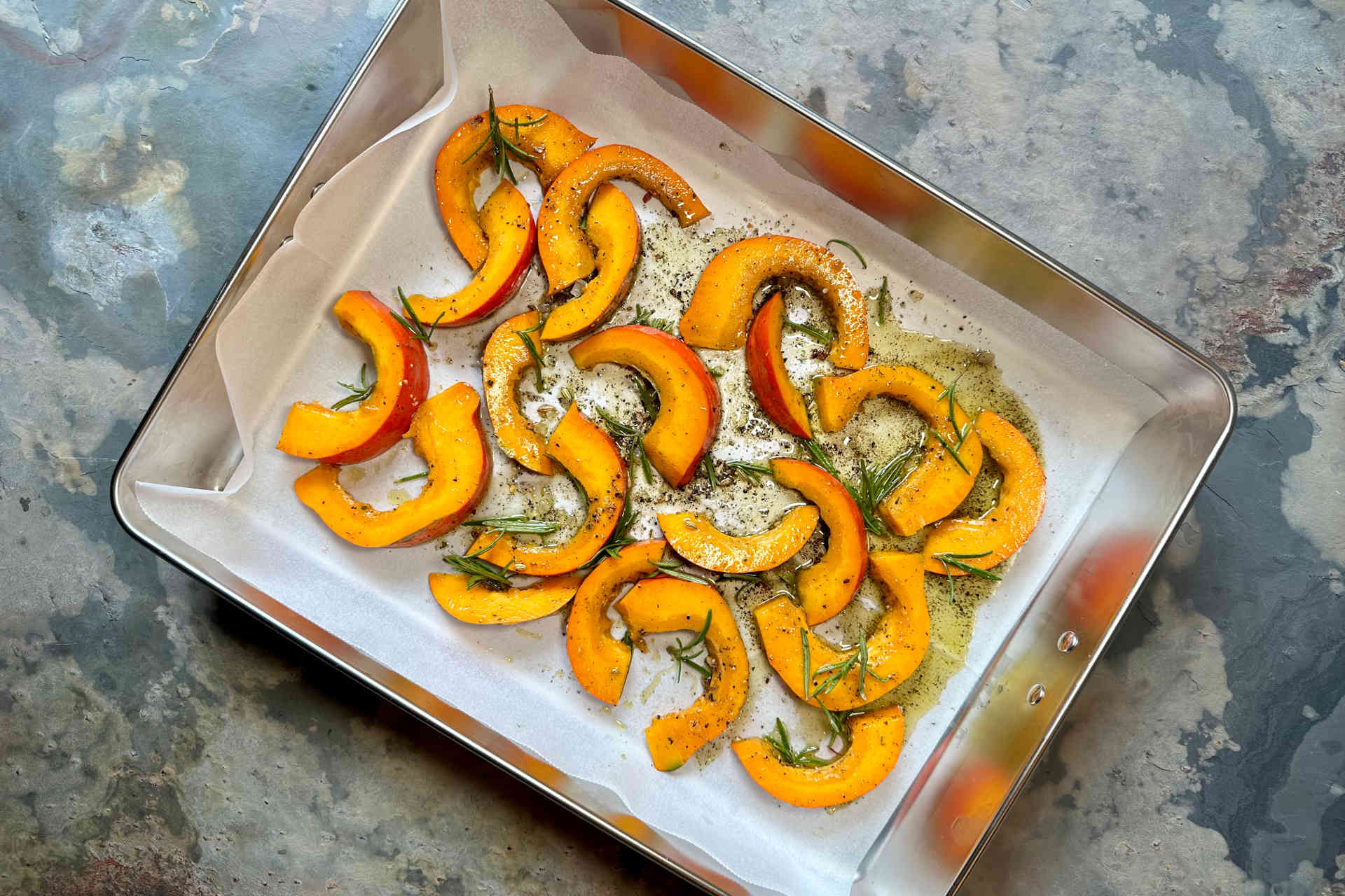 Oven-roasted Hokkaido pumpkin with creamy polenta – image 1