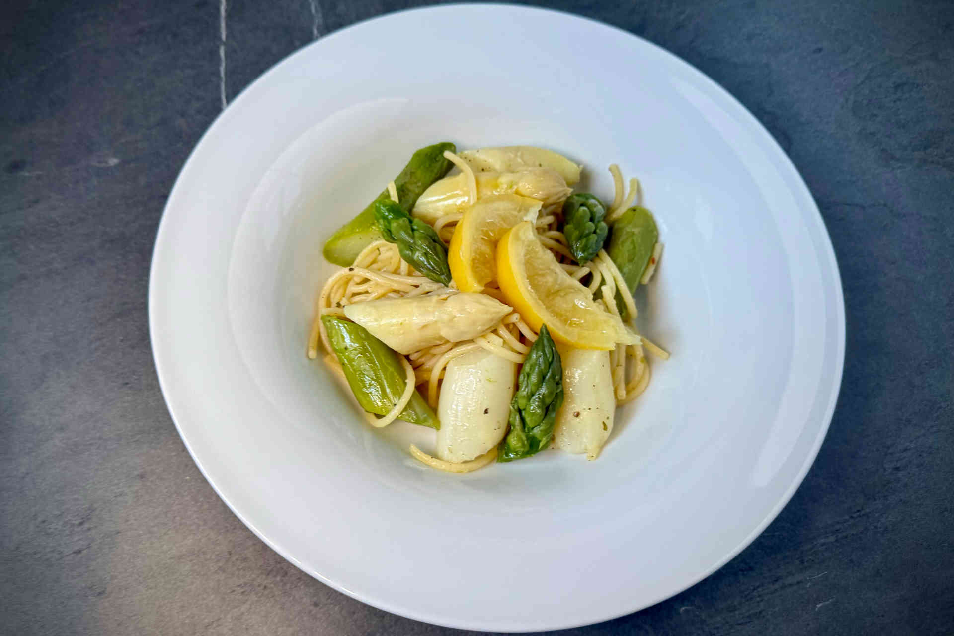 Spring fresh: Asparagus Pasta with White and Green Spears