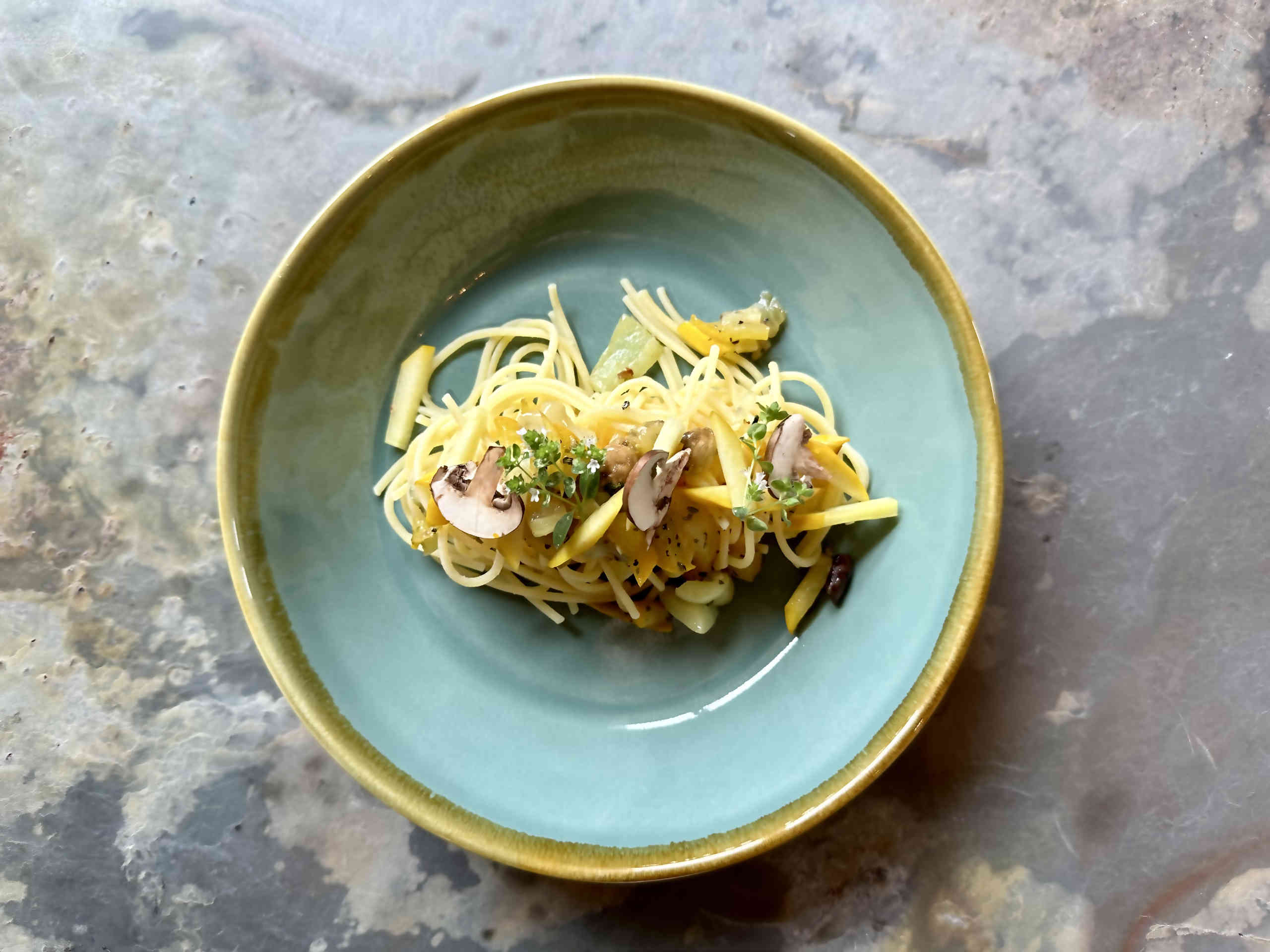Quick pasta with summer vegetables